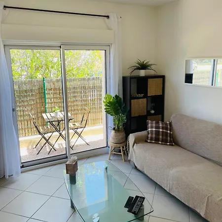 2 Steps From Bergerie Beach! Апартаменты *