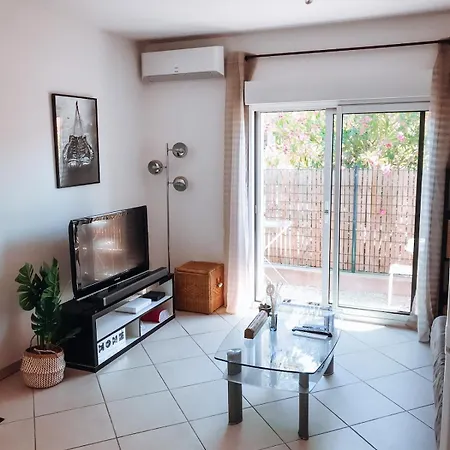 2 Steps From Bergerie Beach! Hyeres